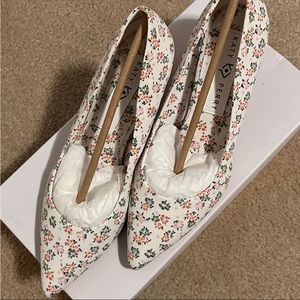 Katy Perry The Golden Pump Heel